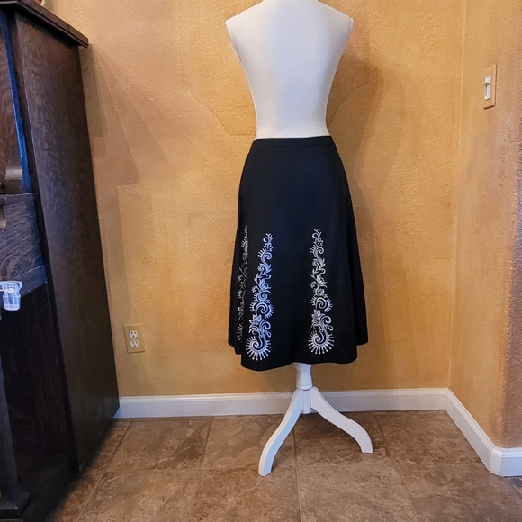 Ann Taylor LOFT - Skirt Embroidered Linen Size 12 - Picture 7 of 15